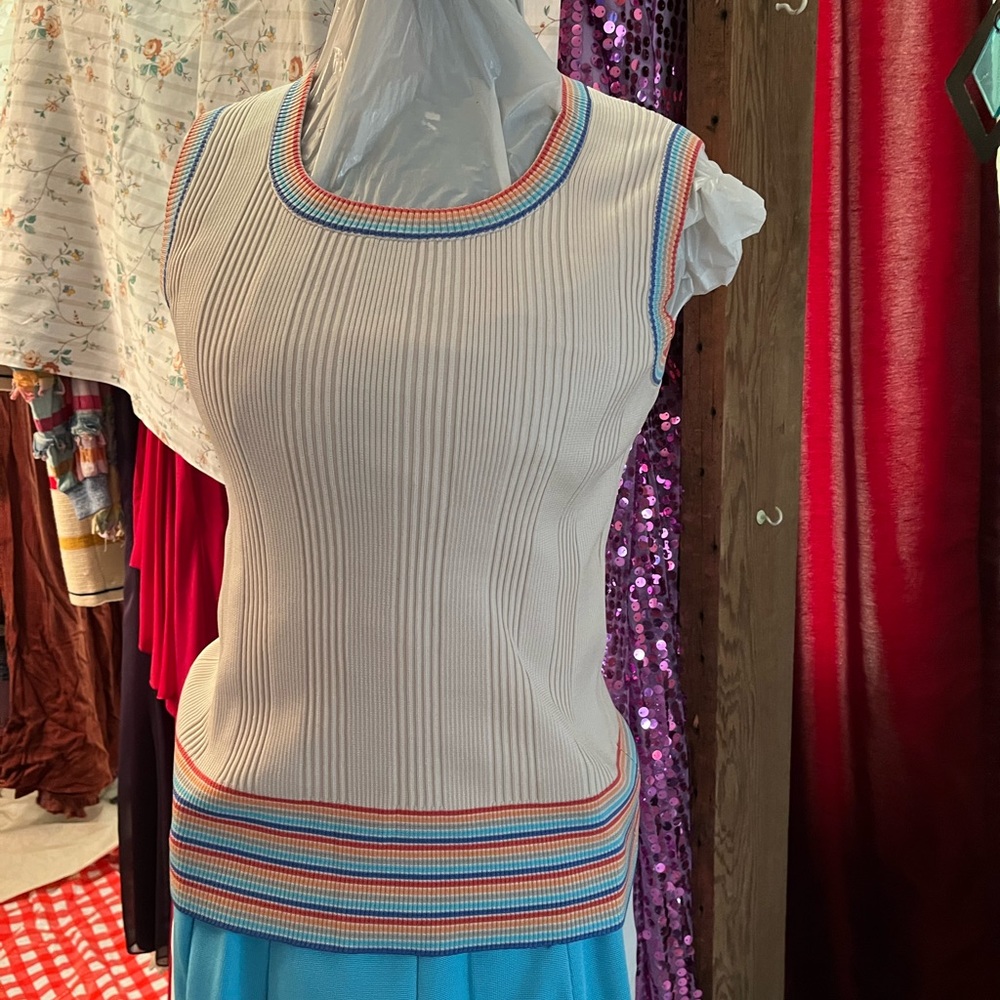 Sleeveless knit top